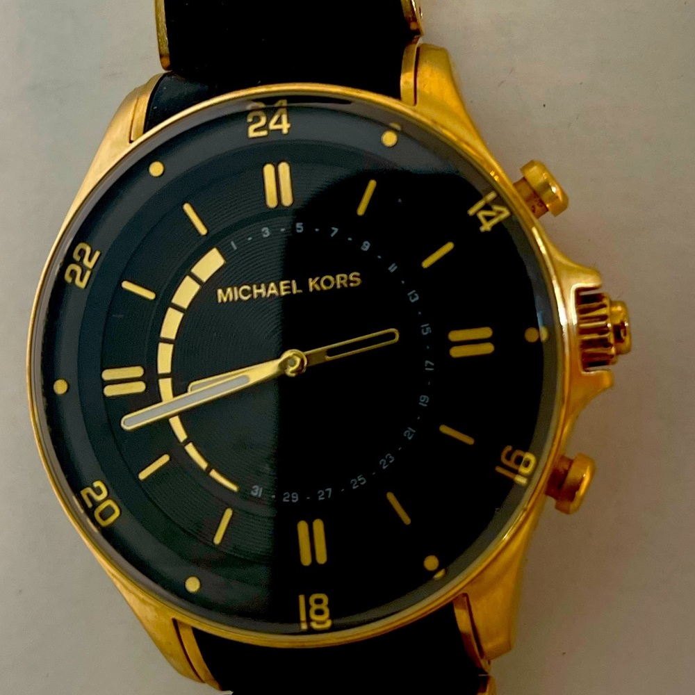 Michael Kors Access MKT4017 Bracelet Smart Watch
In Black